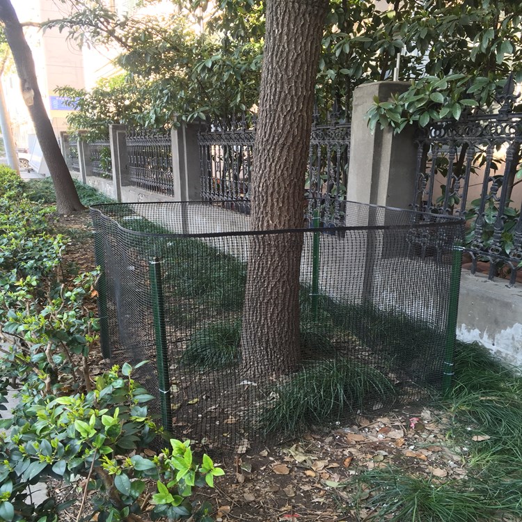 Protective Green Construction 1 M Plastic Square Mesh